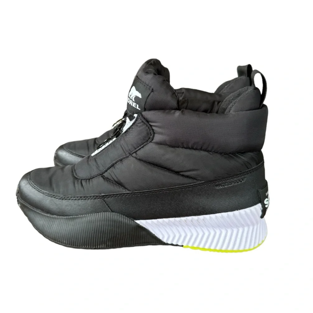 Sorel Out N About III Puffy Zip Women’s Waterproof Black Boots Size 8.5